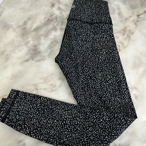 Black and White Lulu Leggings